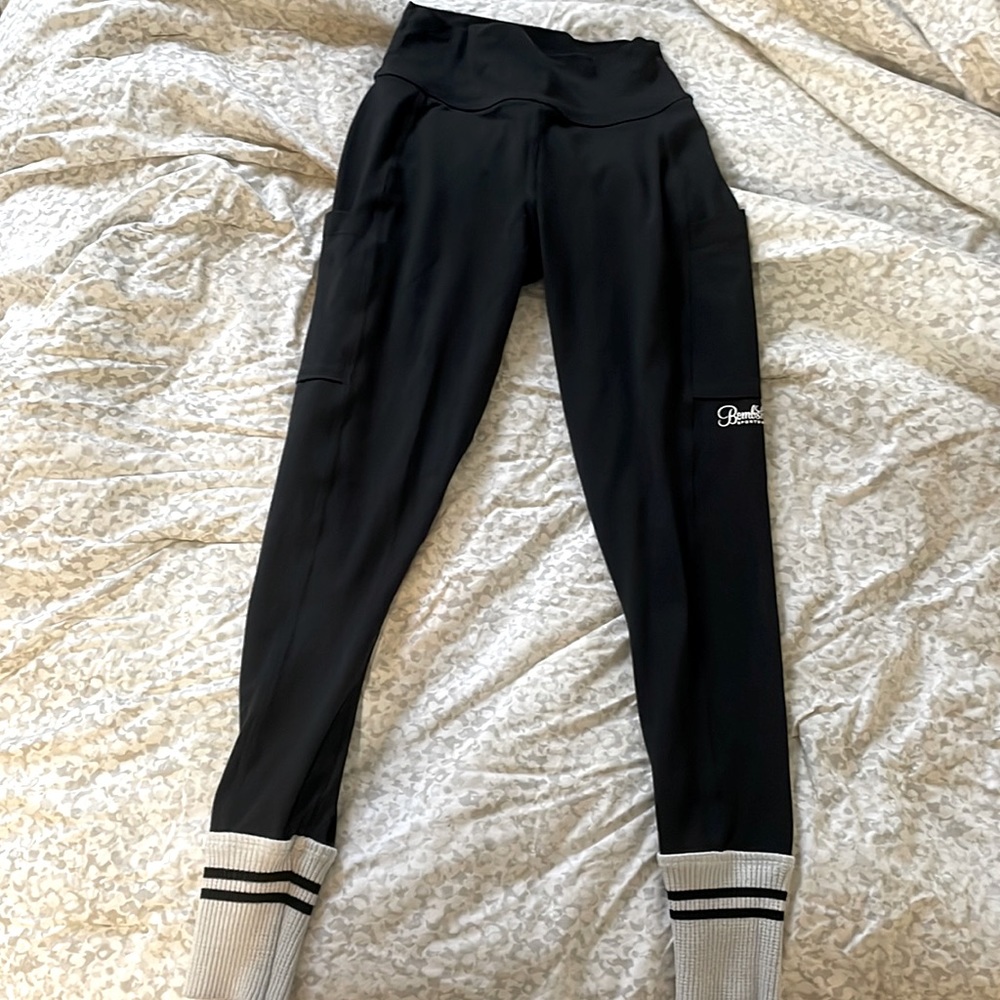 Bombshell signature anklesock leggings black and white size small